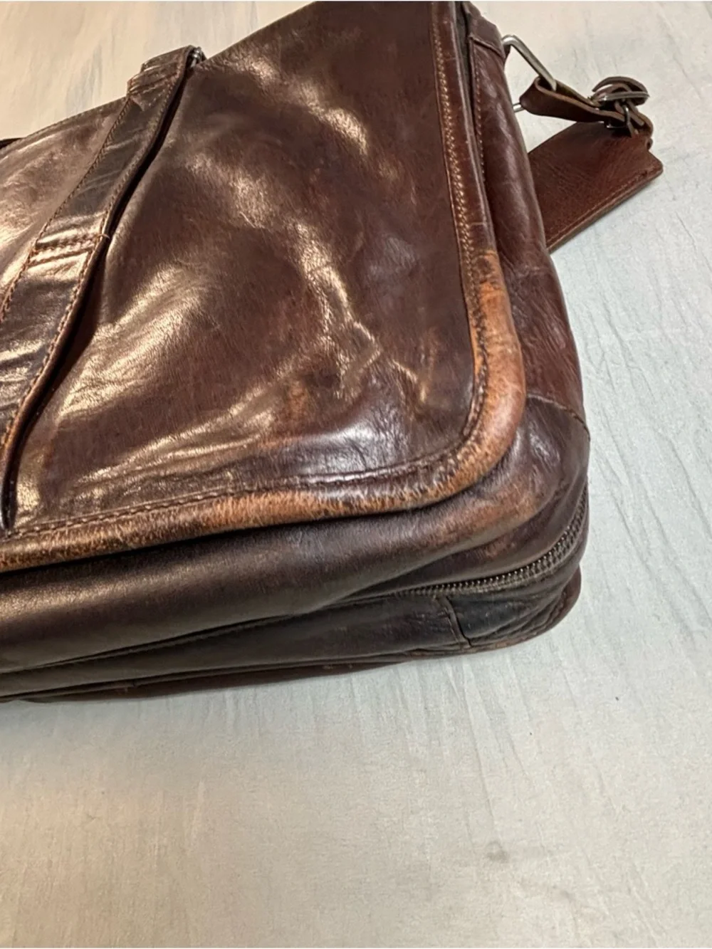 Vintage‎ Tumi Alpha Leather Laptop Briefcase Brown Distressed 17 Inch
